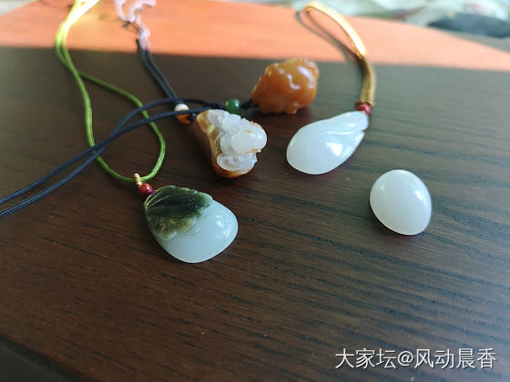 一些小玩意_挂件和田玉