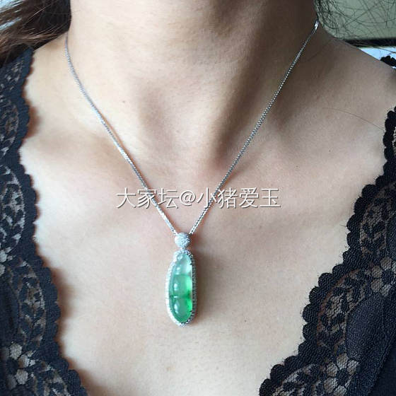 高冰阳绿福豆_挂件翡翠