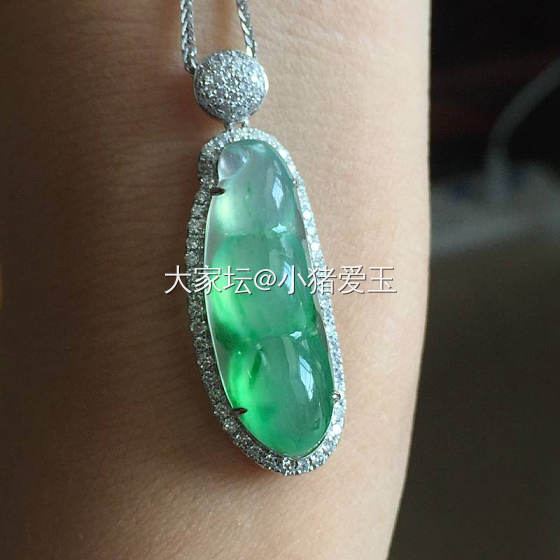高冰阳绿福豆_挂件翡翠