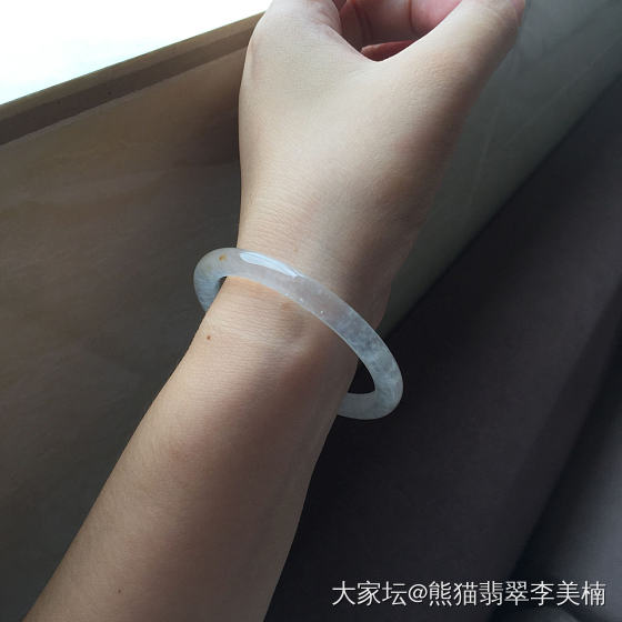 偶尔佩戴冰的小细条也挺秀气的_翡翠