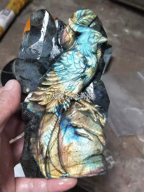 拉长石雕刻摆件_彩色宝石