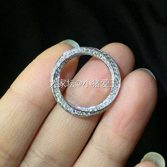 18K白金满钻莫比乌斯环戒指_颈饰钻石