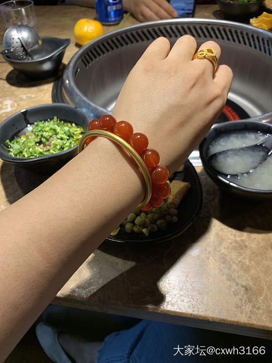 各位坛友能告诉我金胖配什么带更好看，单独金胖好单调，各位友友们能发点你的金胖搭配..._搭配金