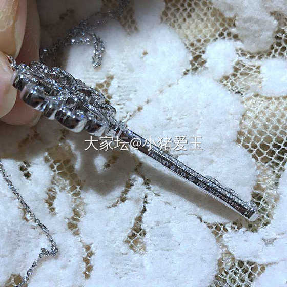 18K白金花型钥匙钻石项链_颈饰钻石
