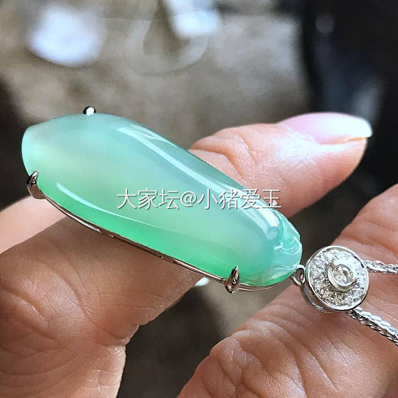 高冰阳绿水福瓜_挂件翡翠