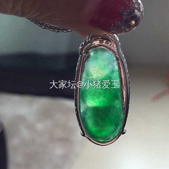 冰种辣绿福豆_挂件翡翠