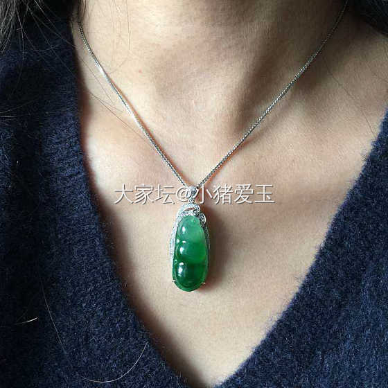 冰种辣绿福豆_挂件翡翠
