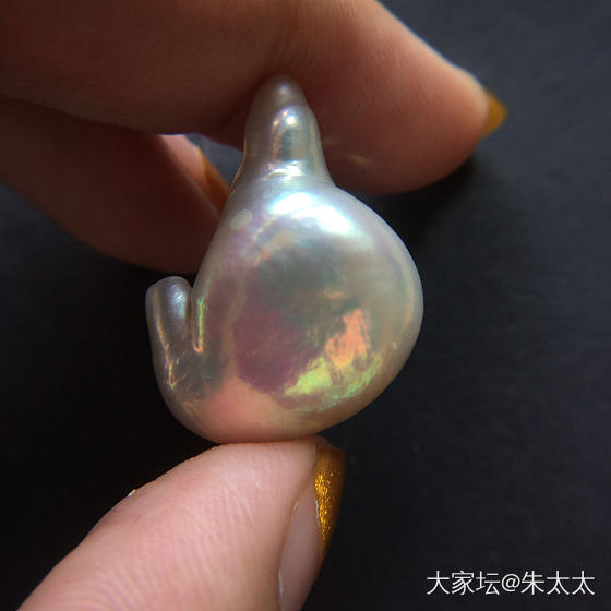 哈哈我又来发巴洛克珍珠给大家发挥想象力了.看看两个分别像什么？_海水珍珠