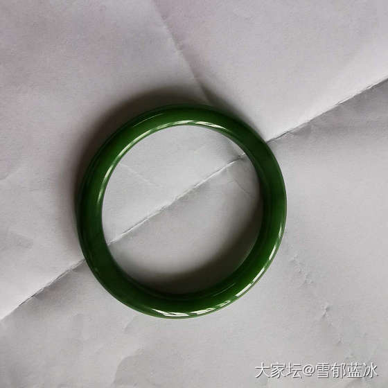 新入的碧玉镯子有点大，5K  值得留吗_手镯和田玉
