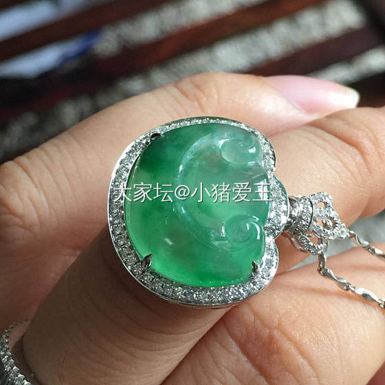 冰阳绿如意挂件_挂件翡翠