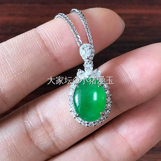 高冰阳绿满色绿蛋_吊坠翡翠