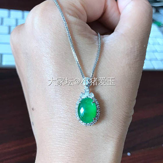 高冰阳绿满色绿蛋_吊坠翡翠