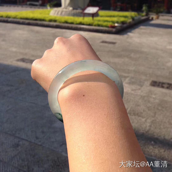 有时候包容翡翠的小瑕疵会有意想不到的收获_翡翠