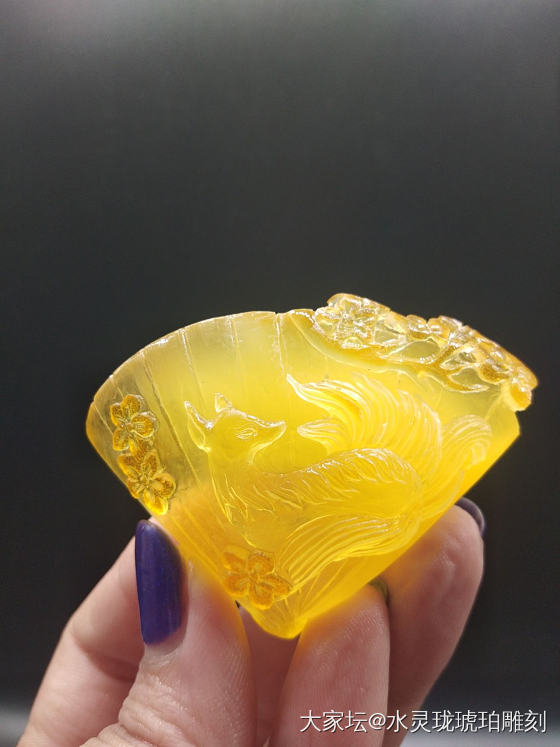 美美的……九尾狐_琥珀蜜蜡