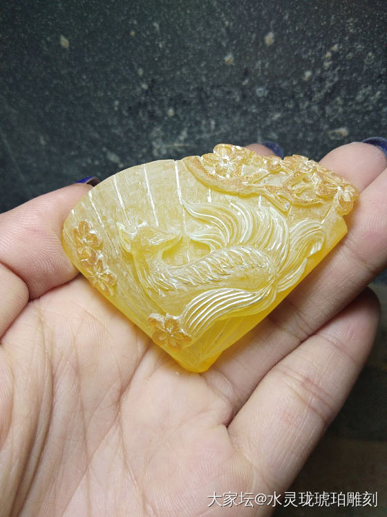美美的……九尾狐_琥珀蜜蜡