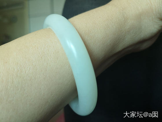 是且么吗？_手镯和田玉