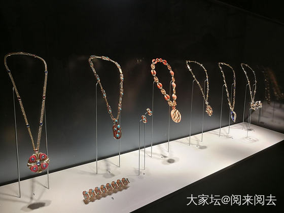 9月时在罗马天使堡看的宝格丽珠宝展_古董首饰钻石名贵宝石宝格丽