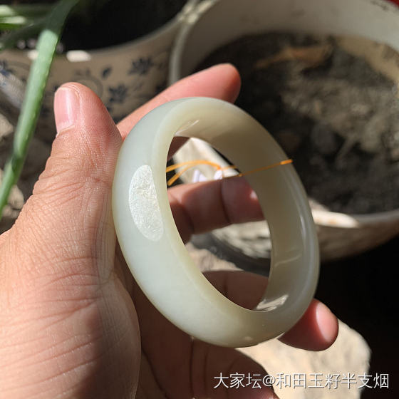 新疆和田籽料手镯_手镯和田玉