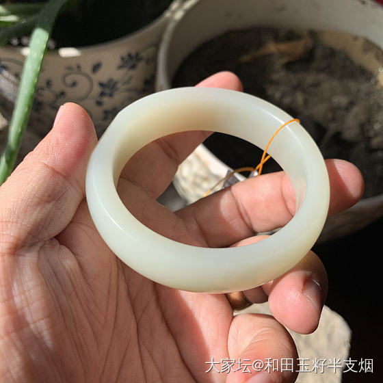新疆和田籽料手镯_手镯和田玉