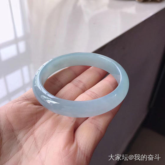 品质有了但是有瑕疵的手镯没办法完美的这种品质都价格受不了_翡翠