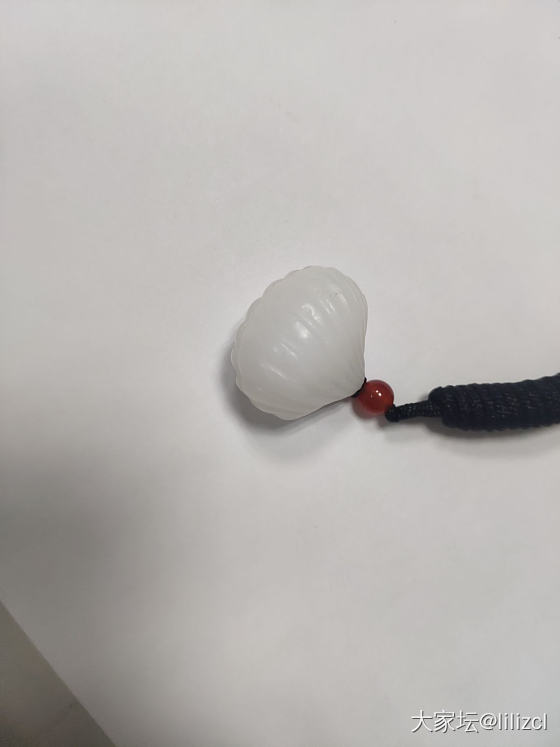 新入的小玩意，大家看看怎么样啊_挂件和田玉