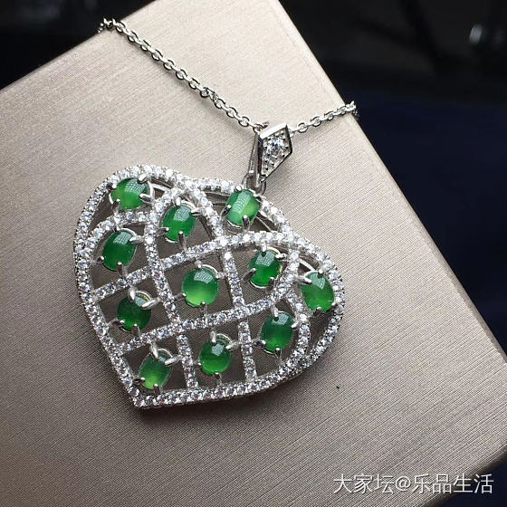 最近迷上了《鸡毛飞上天》😂😂😂，超喜欢里面陈江河的人设   朋友圈都懒得发了_首饰