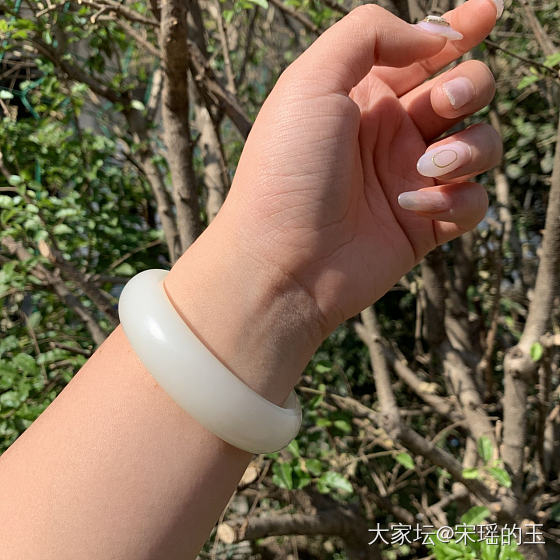 感觉自己有点仙儿_手镯和田玉
