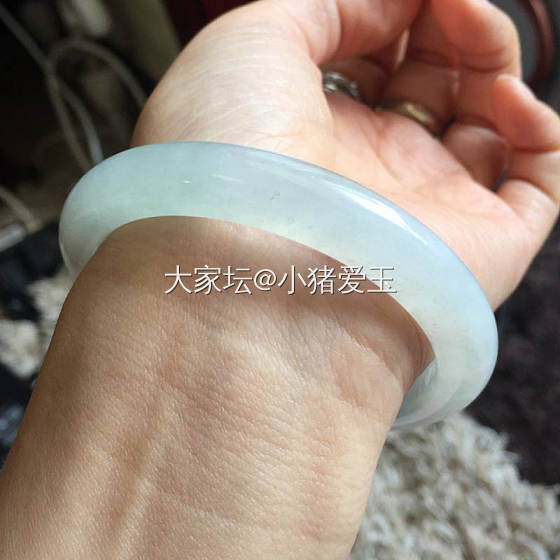 冰种飘花圆条手镯_手镯翡翠
