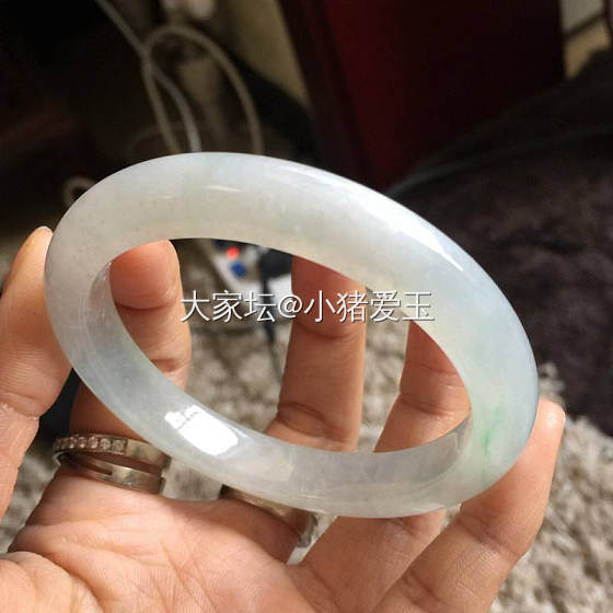 冰种飘花圆条手镯_手镯翡翠