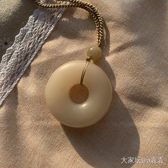 论这么胖的藕粉扣我应该拿来做什么？！论如今藕粉的价格？！_平安扣和田玉