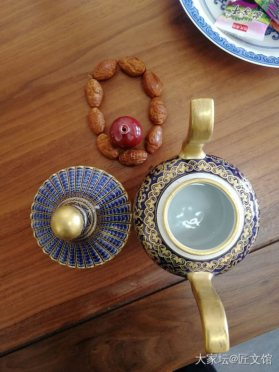 祭兰描金香炉_瓷器