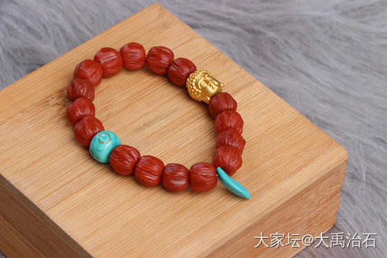纯金配松石，更增添一抹风情，_南红