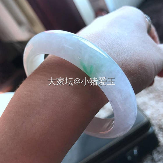 淡春彩手镯_手镯翡翠