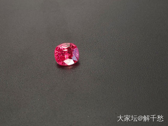 分享_彩色宝石