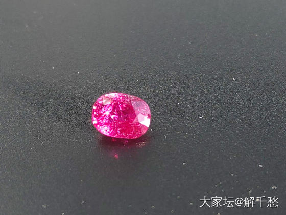 分享_彩色宝石
