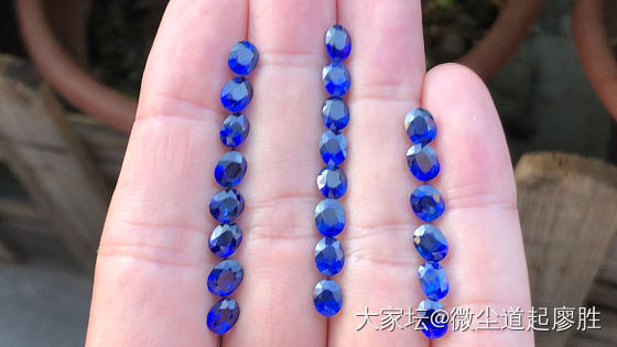 全部一克拉有烧蓝宝石 尺寸 颜色 重量都很均匀 配手链 耳钉都是很好配 要碰到这..._蓝宝石