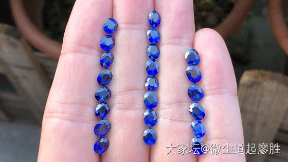 全部一克拉有烧蓝宝石 尺寸 颜色 重量都很均匀 配手链 耳钉都是很好配 要碰到这..._蓝宝石