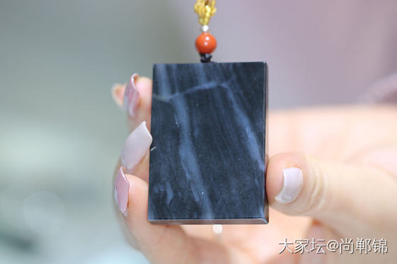新切出来的青花籽_和田玉