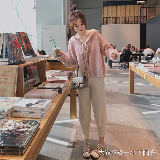 快快晒出你们优雅又迷人的漂亮衣服吧，给我种草_穿搭