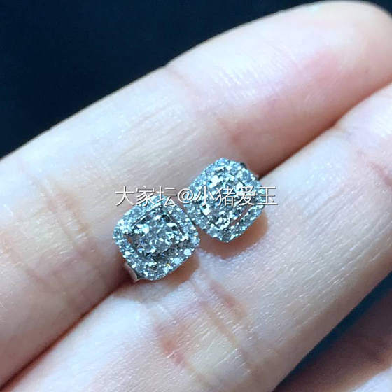 18k白金超显大钻石耳钉_耳饰钻石