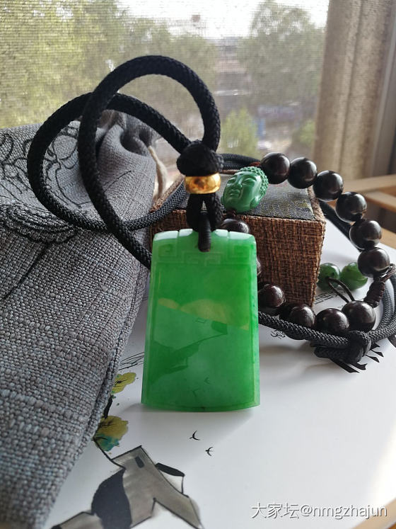 古典和中国风哪样更合适？_搭配翡翠