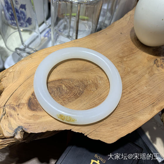姐妹们来康康这支圆条品质怎么样_手镯和田玉
