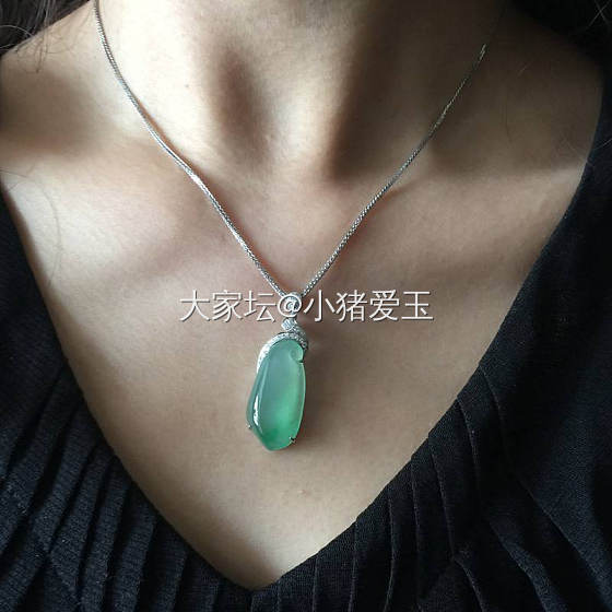 高冰阳绿水福瓜_挂件翡翠
