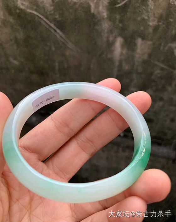 大千值得入否？有横纹_手镯翡翠