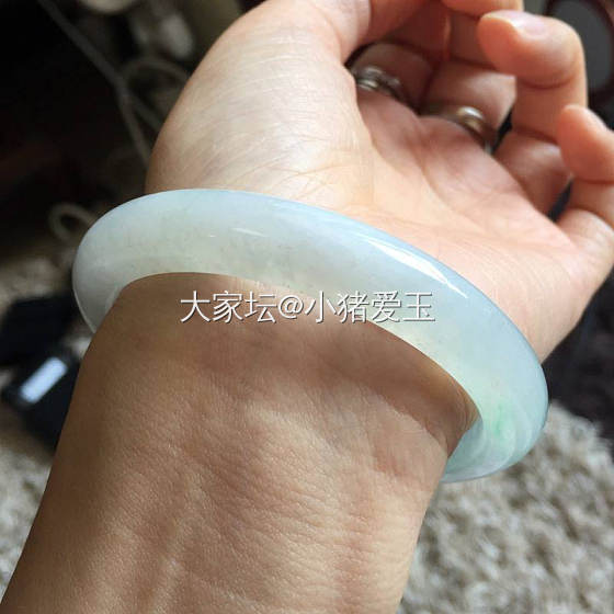 冰种飘花圆条手镯_手镯翡翠