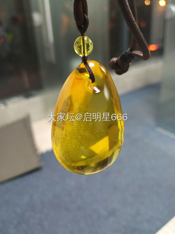 这块蜜蜡，看来这辈子都难以看到它包浆了！_蜜蜡琥珀蜜蜡