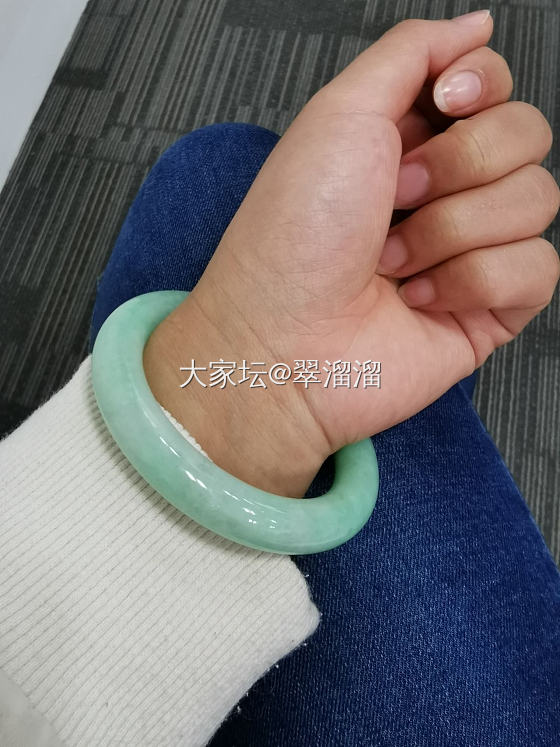 苹果绿圆条镯