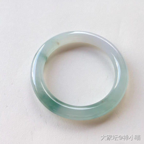 清清雅雅的果冻种水飘花手镯_手镯翡翠
