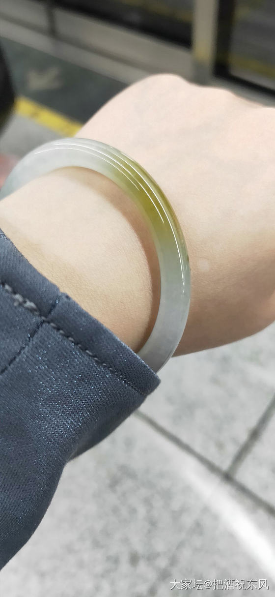 这个能看到多少？_手镯翡翠