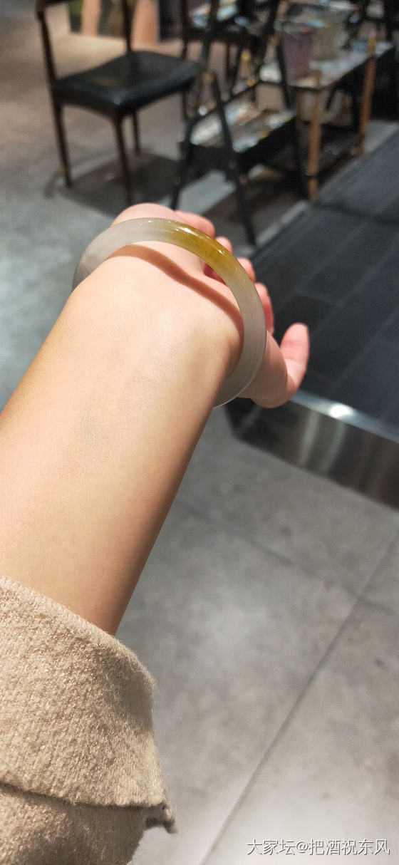 这个能看到多少？_手镯翡翠
